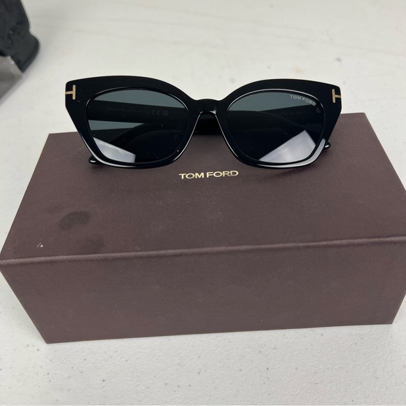 Tom Ford New in Box Juliette Sunglasses Cat Eye Black Shiny Acetate